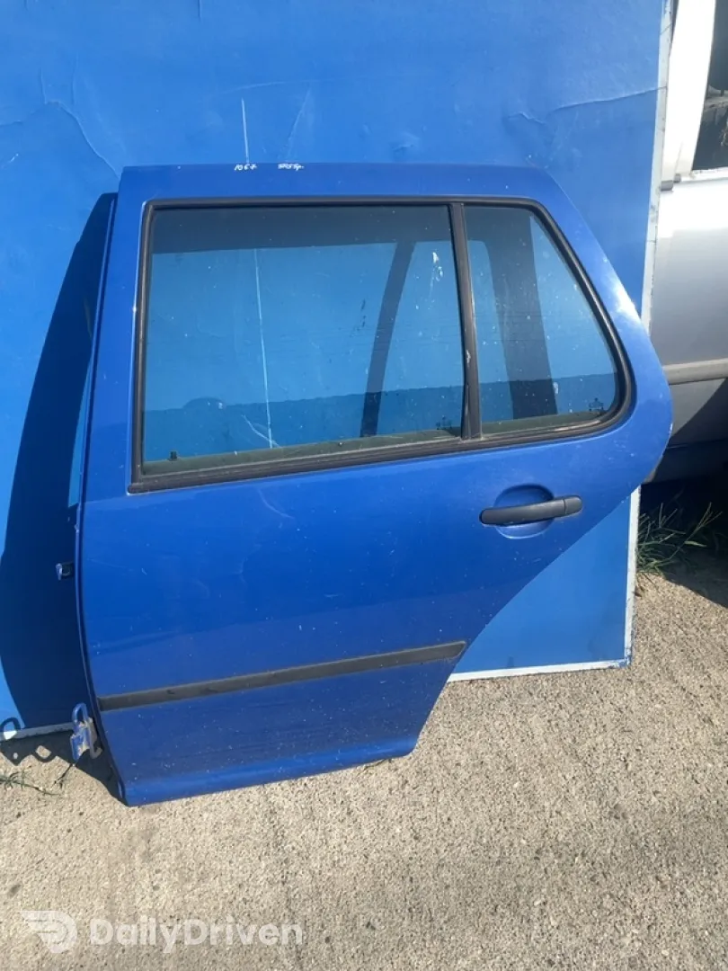 Ușă spate - Culoare: Albastru, Parte montare: Stânga spate - Volkswagen Golf 4 generation [1997 - 2006] Hatchback 5-doors 1.4 MT (75 hp)