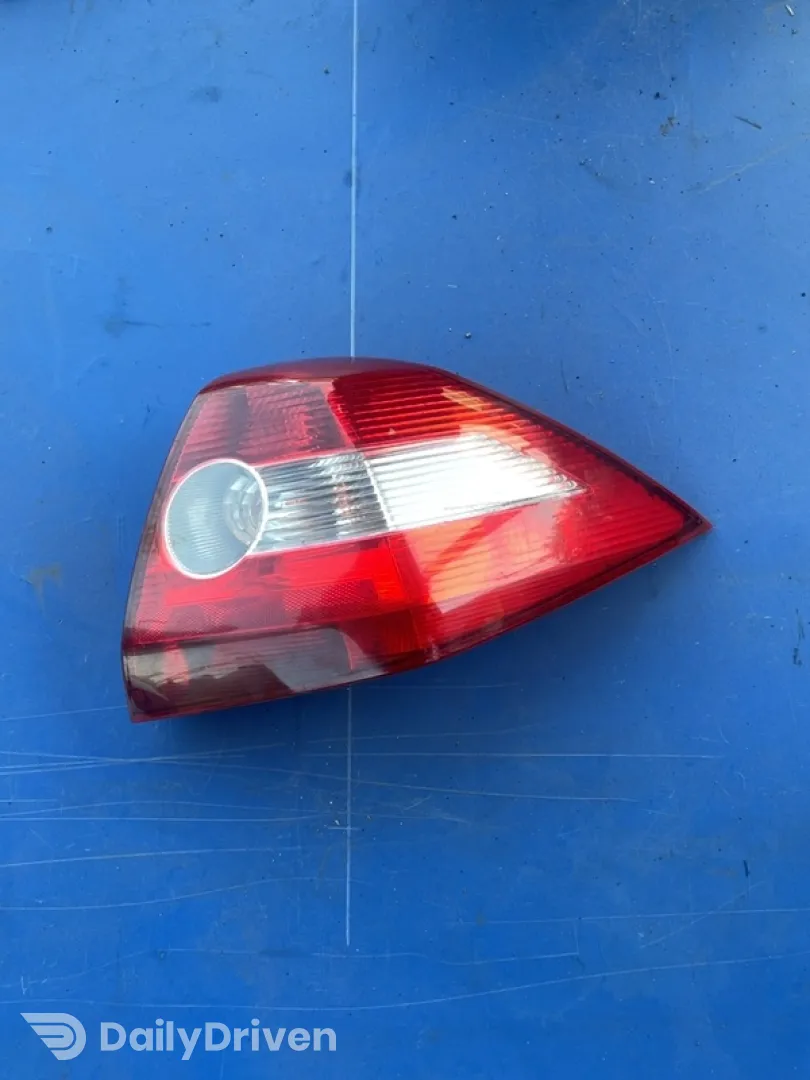 Lampă spate - Parte montare: Dreapta spate - Renault Megane 2 generation [2002 - 2006] Sedan 1.6 MT (113 hp)