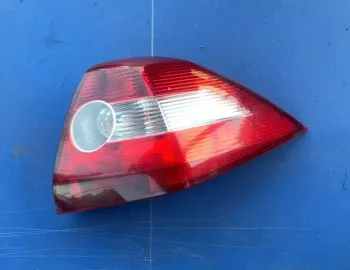 Lampă spate - Parte montare: Dreapta spate - Renault Megane 2 generation [2002 - 2006] Sedan 1.6 MT (113 hp)