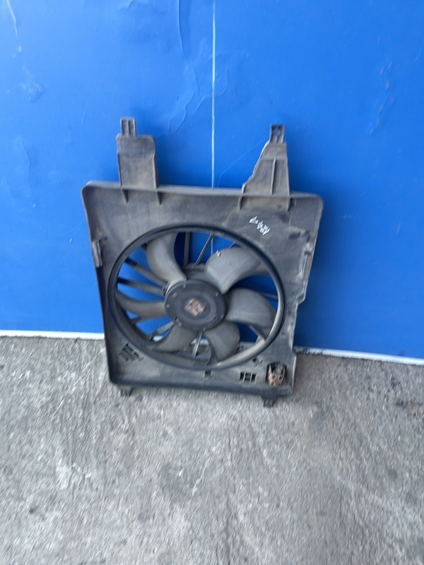 Ventilator răcire - Renault Megane 2 generation [2002 - 2006] Sedan 1.6 MT (113 hp)