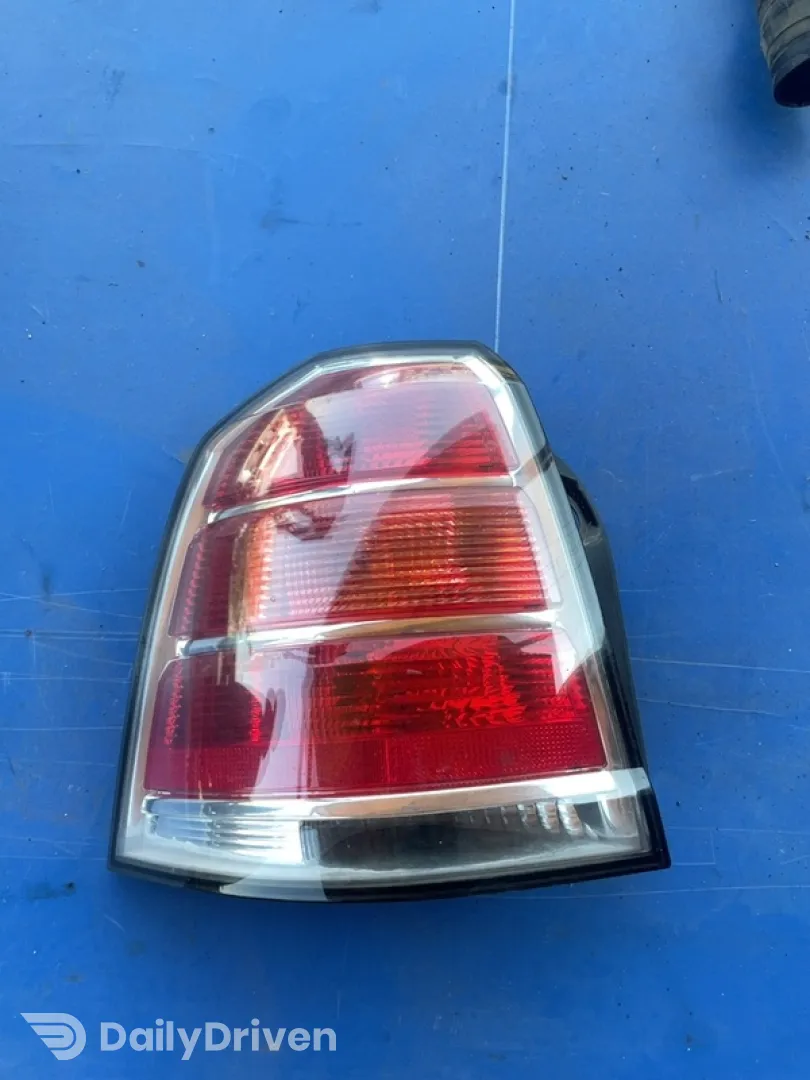 Lampă spate - Parte montare: Stânga spate - Opel Zafira B [2005 - 2010] Minivan 5-doors 1.9 CDTI MT (150 hp)