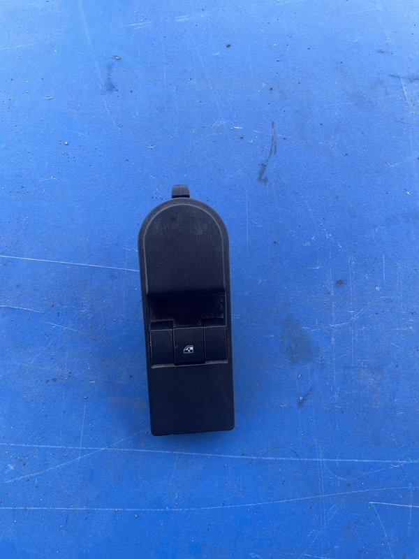 Buton ridicare geam - Parte montare: Dreapta față - Opel Zafira B [2005 - 2010] Minivan 5-doors 1.9 CDTI MT (150 hp)