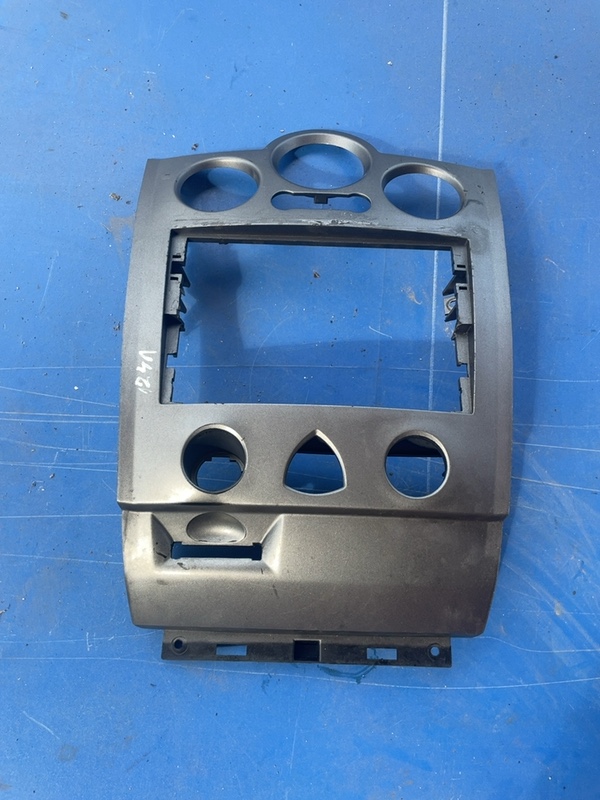 Consolă centrală - Renault Megane 2 generation [2002 - 2006] Sedan 1.6 MT (113 hp)
