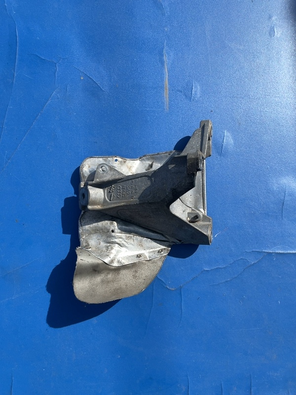 Suport cutie viteze - Audi A4 B6 [2000 - 2005] Sedan 1.6 MT (102 hp)