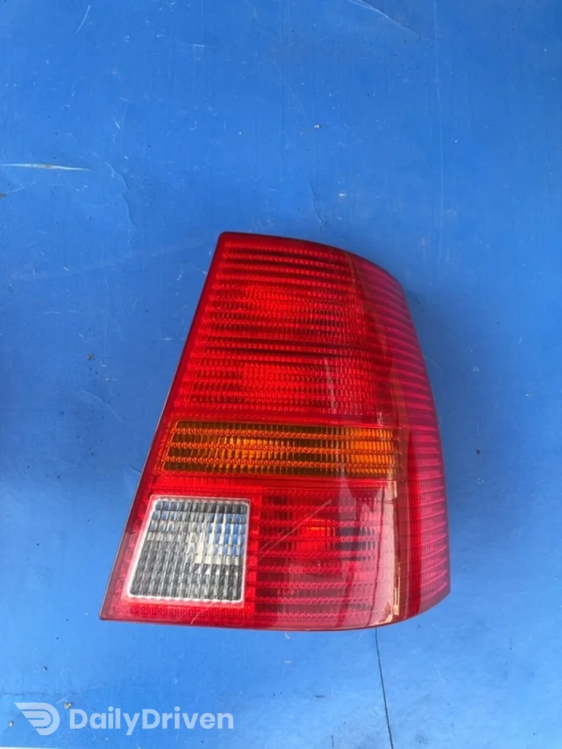 Lampă spate - Parte montare: Dreapta - Volkswagen Golf 4 generation [1997 - 2006] wagon 1.6 MT (105 hp)