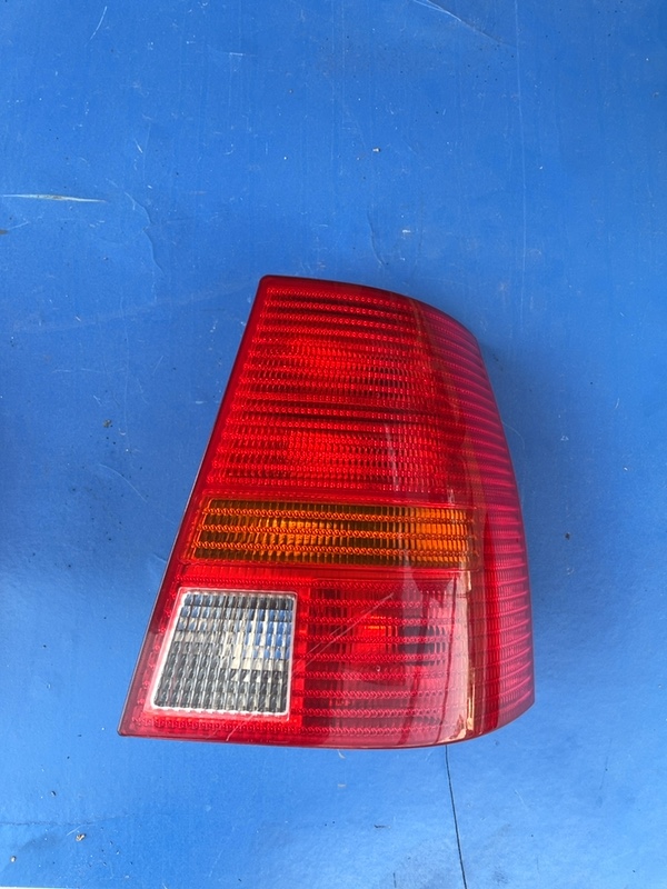Lampă spate - Parte montare: Dreapta - Volkswagen Golf 4 generation [1997 - 2006] wagon 1.6 MT (105 hp)