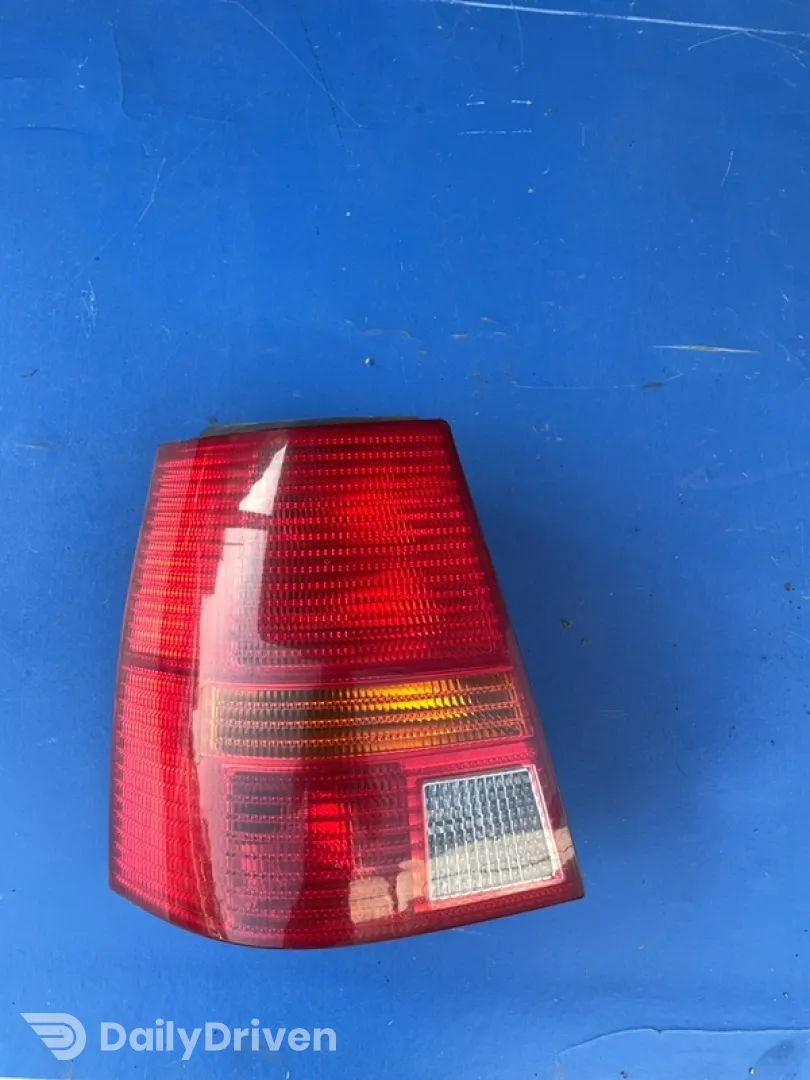 Lampă spate - Parte montare: Stânga - Volkswagen Golf 4 generation [1997 - 2006] wagon 1.6 MT (105 hp)