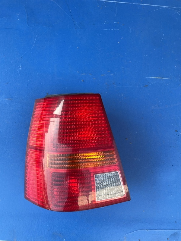 Lampă spate - Parte montare: Stânga - Volkswagen Golf 4 generation [1997 - 2006] wagon 1.6 MT (105 hp)