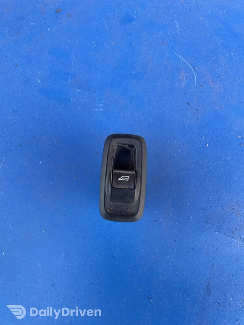 Buton ridicare geam - Parte montare: Dreapta față - Ford Fiesta 6 generation [2008 - 2013] Hatchback 5-doors 1.6TDCi MT (75 hp)