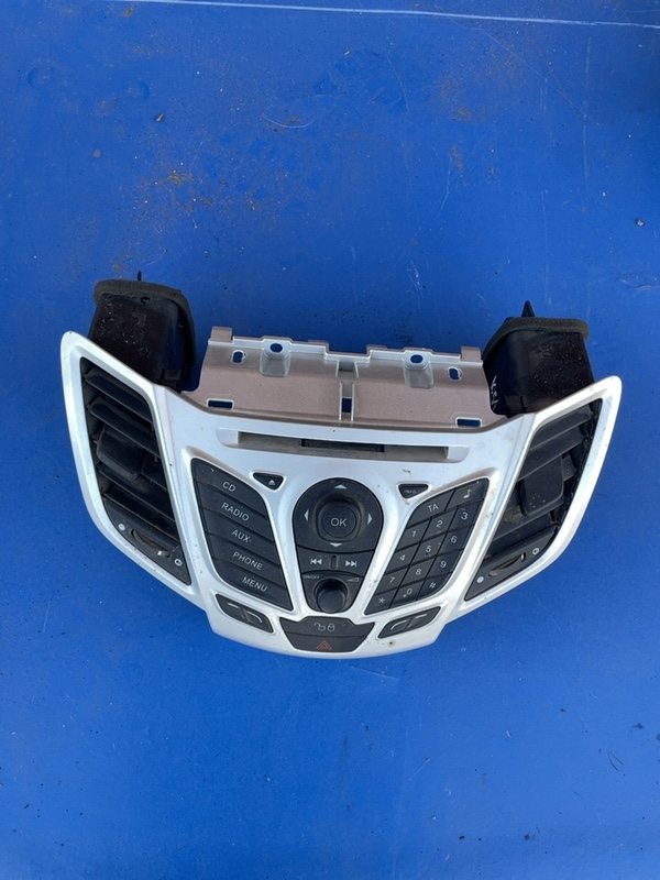Consolă centrală - Ford Fiesta 6 generation [2008 - 2013] Hatchback 5-doors 1.6TDCi MT (75 hp)