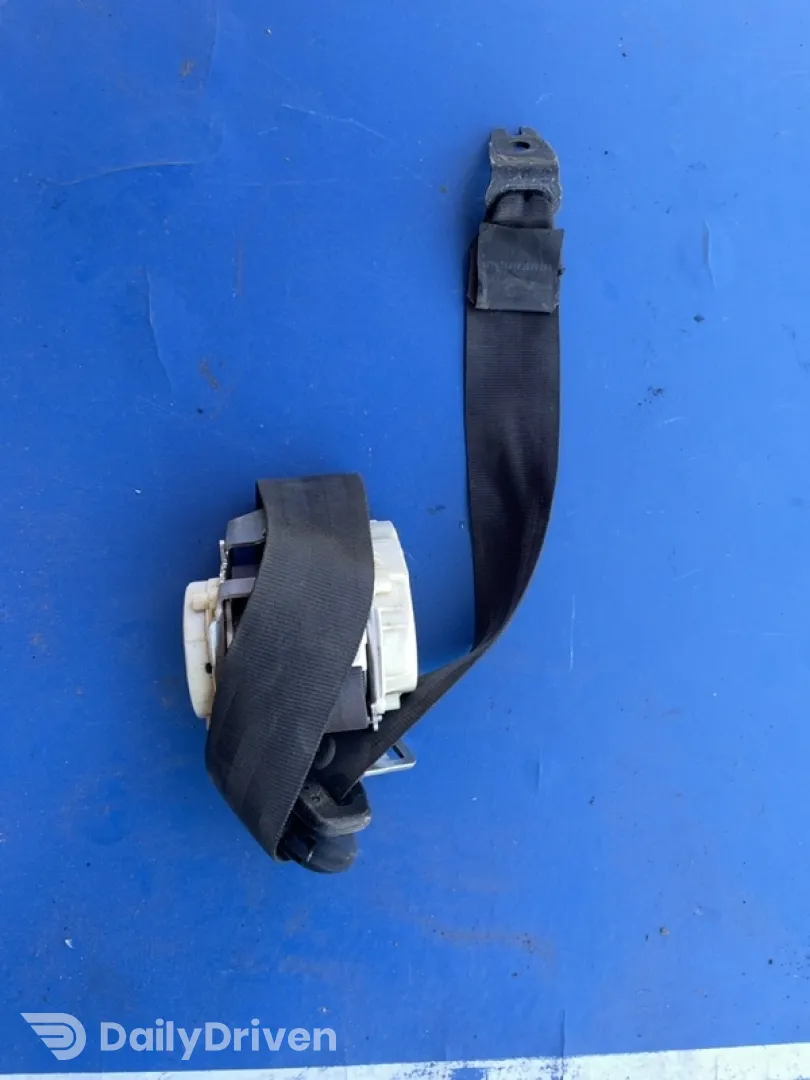 Centură siguranță - Parte montare: Stânga spate - Ford Fiesta 6 generation [2008 - 2013] Hatchback 5-doors 1.6TDCi MT (75 hp)