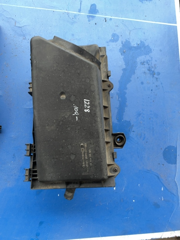 Carcasă filtru aer - Volkswagen Golf 4 generation [1997 - 2006] wagon 1.9 TDI MT (90 hp)