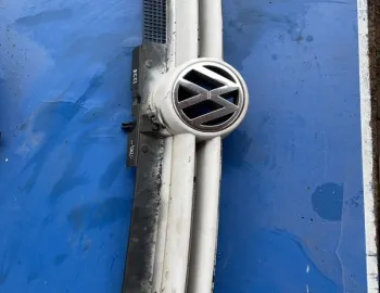 Grilă radiator - Culoare: Alb - Volkswagen Golf 4 generation [1997 - 2006] wagon 1.9 TDI MT (90 hp)