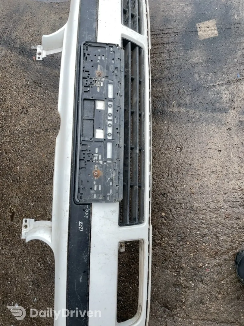 Bară protecție  - Culoare: Alb, Parte montare: Față - Volkswagen Golf 4 generation [1997 - 2006] wagon 1.9 TDI MT (90 hp)
