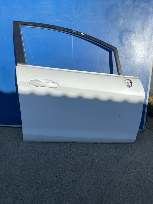 Ușă față - Culoare: Alb, Parte montare: Dreapta - Ford Fiesta 6 generation [2008 - 2013] Hatchback 5-doors 1.6TDCi MT (75 hp)