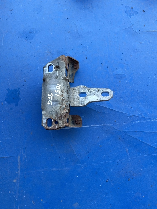 Suport cutie viteze - Parte montare: Stânga - Ford Fiesta 6 generation [2008 - 2013] Hatchback 5-doors 1.6TDCi MT (75 hp)