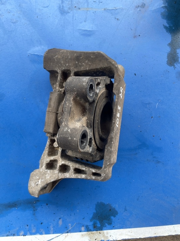 Suport motor - Parte montare: Dreapta - Volvo V50 1 generation [2003 - 2011] wagon 2.0 D MT (136 hp)