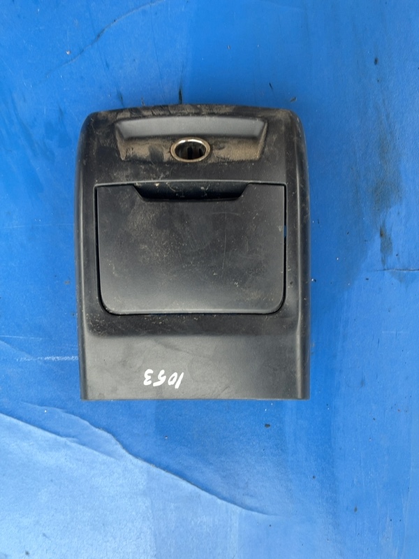 Scrumieră brichetă - Volvo V50 1 generation [2003 - 2011] wagon 2.0 D MT (136 hp)