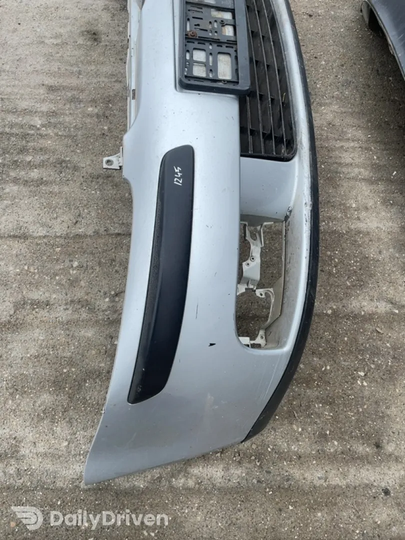 Bară protecție - Culoare: Gri, Parte montare: Față - Volkswagen Golf 5 generation [2003 - 2009] Hatchback 5-doors 1.9 TDI 5MT (105 hp)