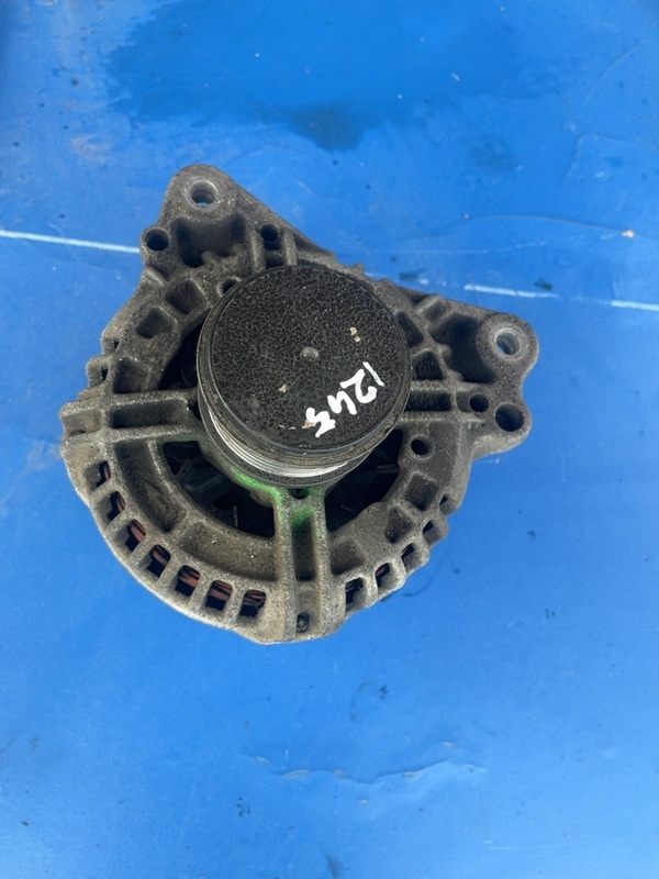 Alternator - Volkswagen Golf 5 generation [2003 - 2009] Hatchback 5-doors 1.9 TDI 5MT (105 hp)