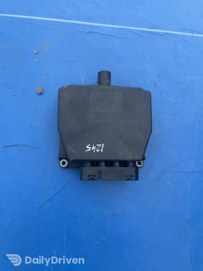 Pompă vacuum - Volkswagen Golf 5 generation [2003 - 2009] Hatchback 5-doors 1.9 TDI 5MT (105 hp)