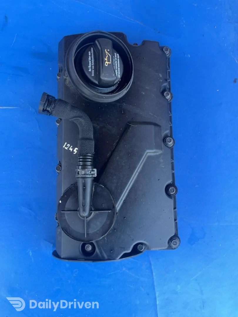 Capac culbutori - Volkswagen Golf 5 generation [2003 - 2009] Hatchback 5-doors 1.9 TDI 5MT (105 hp)
