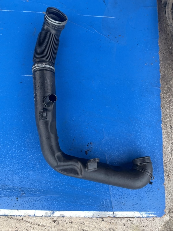 Furtun intercooler turbo - Volkswagen Golf 5 generation [2003 - 2009] Hatchback 5-doors 1.9 TDI 5MT (105 hp)