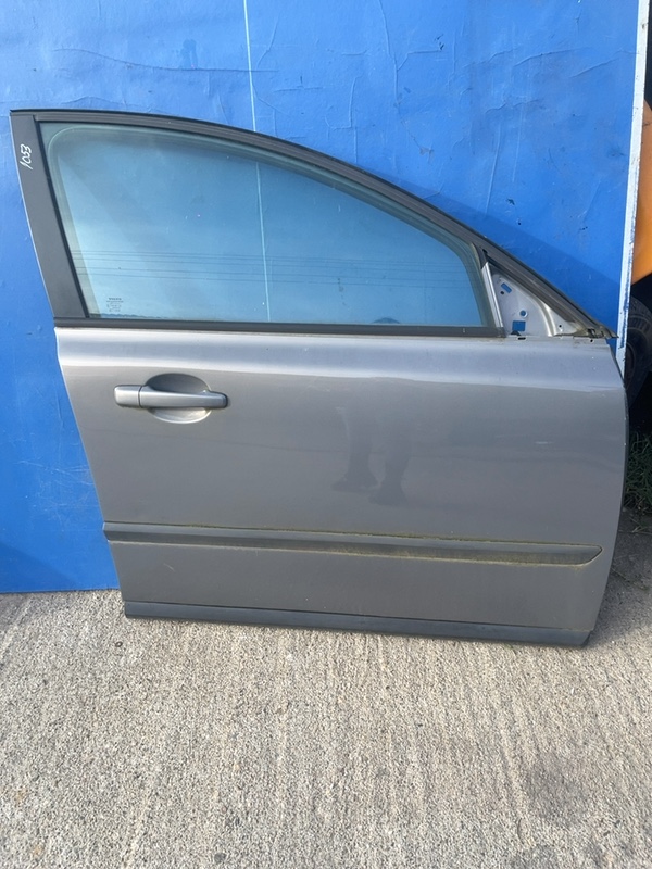 Ușă față - Culoare: Gri, Parte montare: Dreapta față - Volvo V50 1 generation [2003 - 2011] wagon 2.0 D MT (136 hp)