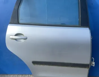 Ușă spate