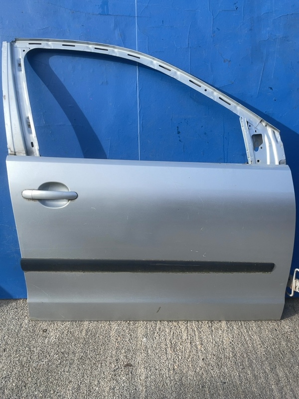 Ușă față - Culoare: Gri, Parte montare: Dreapta față - Volkswagen Polo 4 generation [2001 - 2005] Hatchback 5-doors 1.4 TDI MT (75 hp)