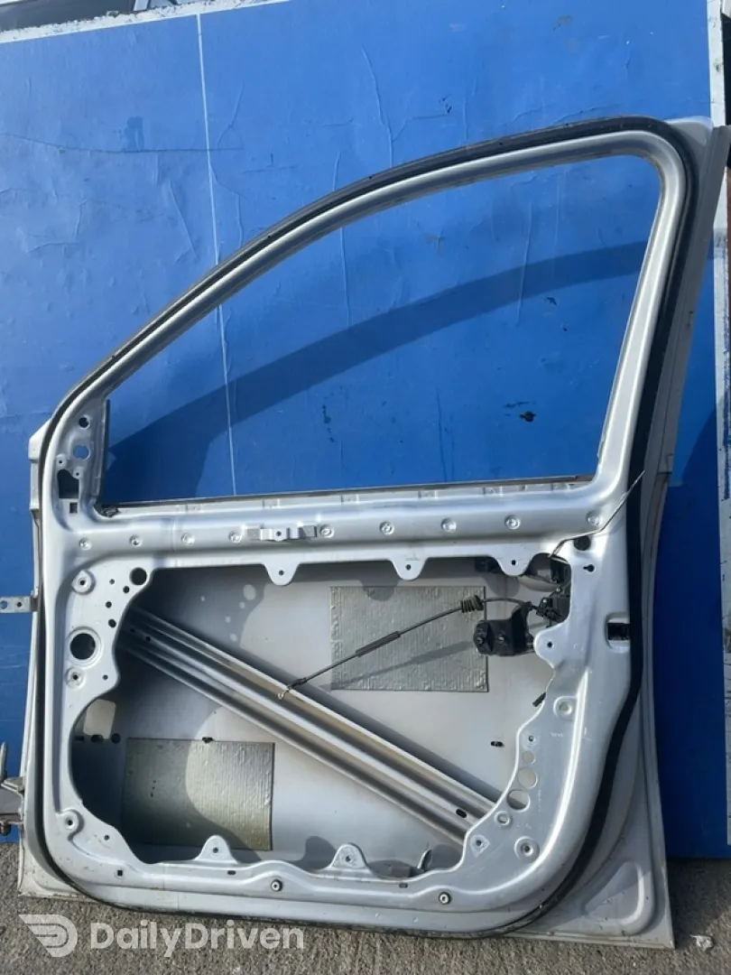Ușă față - Culoare: Gri, Parte montare: Dreapta față - Volkswagen Polo 4 generation [2001 - 2005] Hatchback 5-doors 1.4 TDI MT (75 hp)