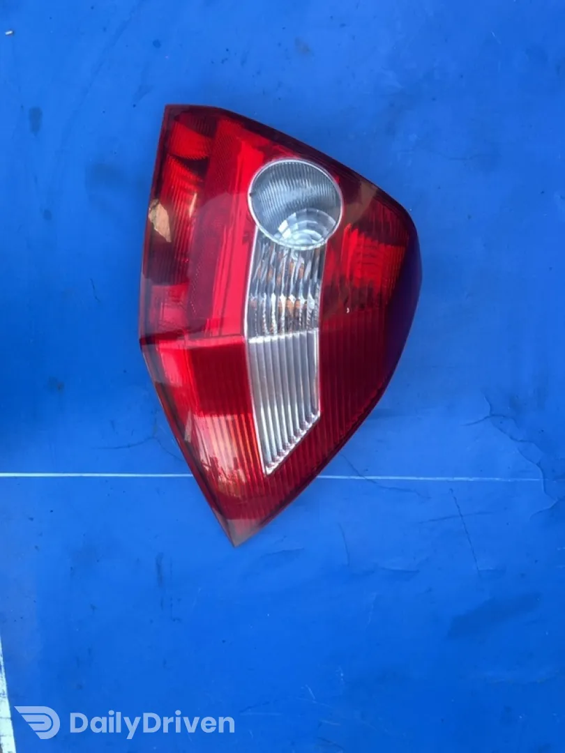 Lampă spate - Parte montare: Dreapta, Varianta: Sedan - Renault Megane 2 generation [2002 - 2006] Sedan 1.6 MT (113 hp)
