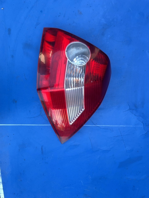 Lampă spate - Parte montare: Dreapta, Varianta: Sedan - Renault Megane 2 generation [2002 - 2006] Sedan 1.6 MT (113 hp)