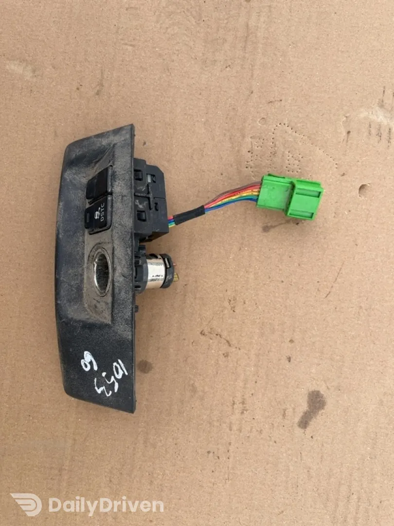 Buton  - Volvo V50 1 generation [2003 - 2011] wagon 2.0 D MT (136 hp)