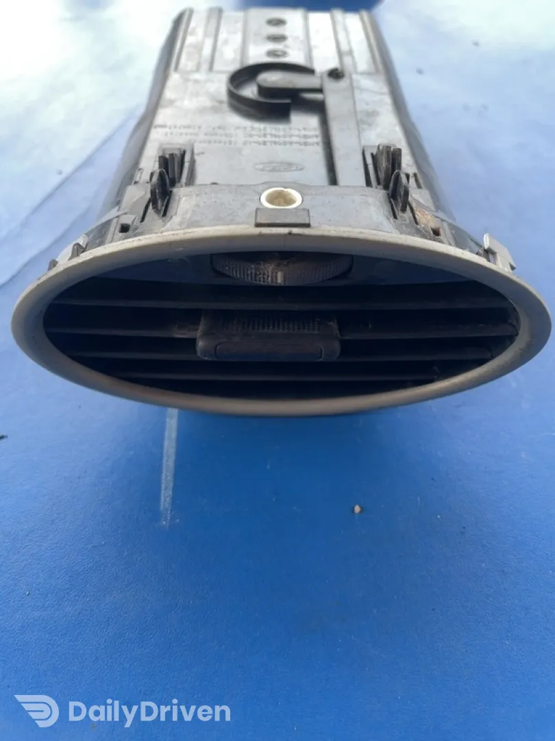 Guri ventilație - Ford Focus 2 generation [2004 - 2008] wagon 5-doors 1.6 TDCi MT (109 hp)