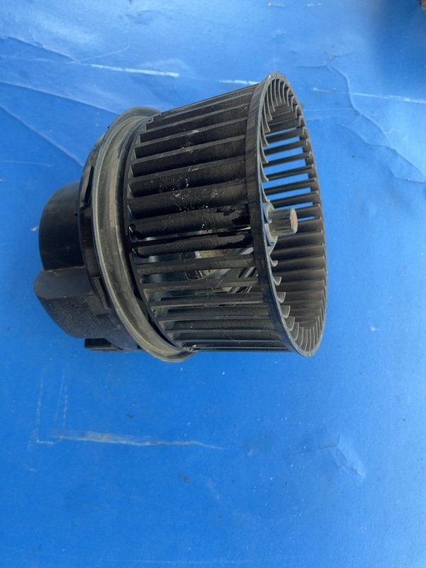 Ventilator habitaclu - Ford Focus 2 generation [2004 - 2008] wagon 5-doors 1.6 TDCi MT (109 hp)