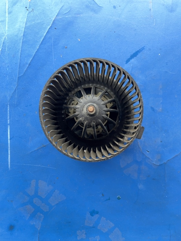 Ventilator habitaclu - Dacia Logan 1 generation [2004 - 2008] Sedan 1.5 D MT (70 hp)