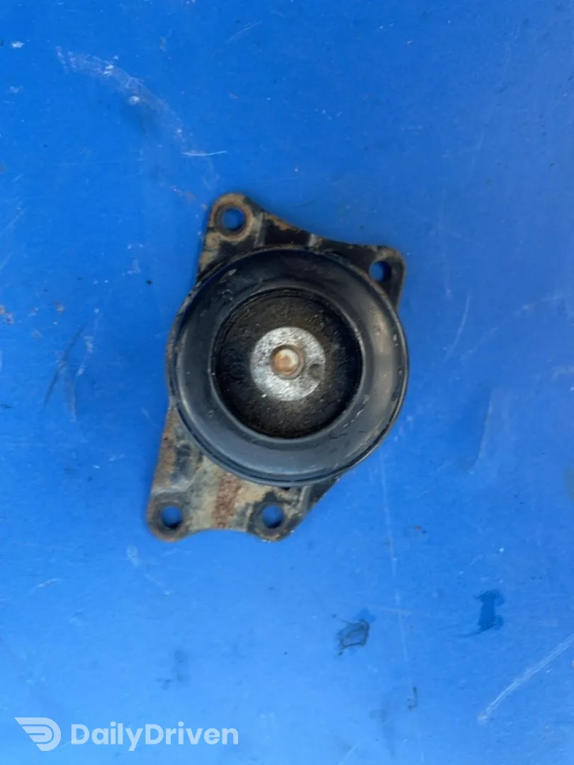 Suport motor - Parte montare: Dreapta - Volkswagen Polo 4 generation [2001 - 2005] Hatchback 5-doors 1.4 TDI MT (75 hp)