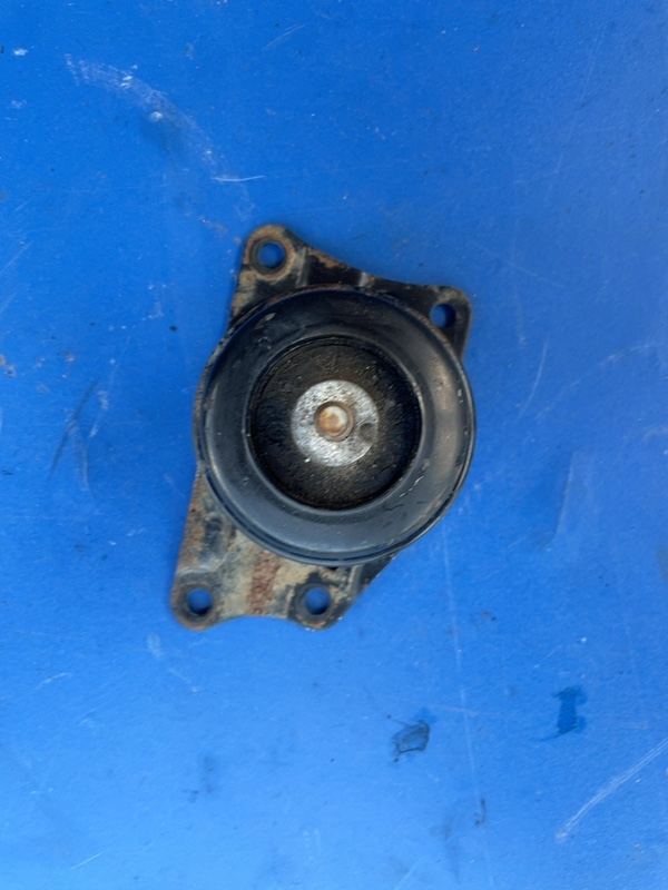 Suport motor - Parte montare: Dreapta - Volkswagen Polo 4 generation [2001 - 2005] Hatchback 5-doors 1.4 TDI MT (75 hp)