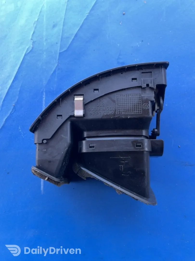 Guri ventilație - Volkswagen Polo 4 generation [2001 - 2005] Hatchback 5-doors 1.4 TDI MT (75 hp)