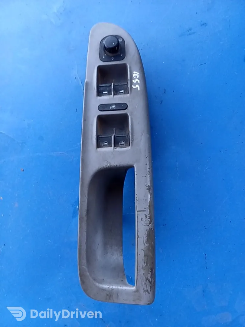 Buton ridicare geam - Parte montare: Stânga  - Volkswagen Passat B6 [2005 - 2010] Sedan 4-doors 2.0 TDI MT (140 hp)