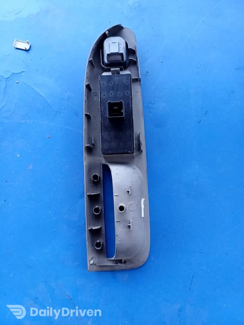 Buton ridicare geam - Parte montare: Stânga  - Volkswagen Passat B6 [2005 - 2010] Sedan 4-doors 2.0 TDI MT (140 hp)