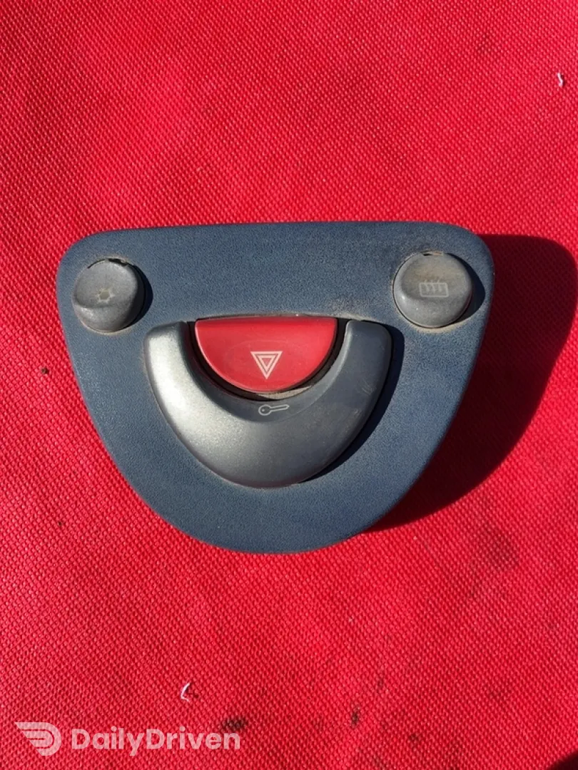 Buton avarie - Smart Fortwo 1 generation [1998 - 2002] Cabriolet 0.8 d(41hp) diesel