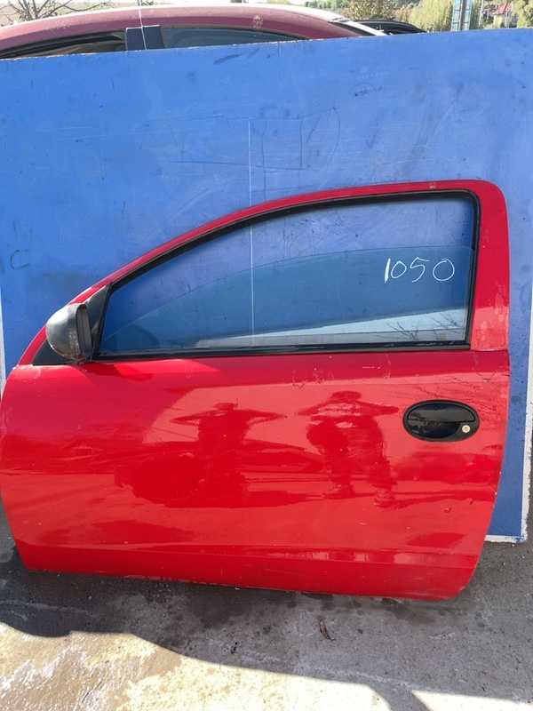 Ușă față - Culoare: Roșu, Parte montare: Stânga  - Opel Corsa C [restyling] [2003 - 2006] Hatchback 3-doors 1.0 MT (60 hp)