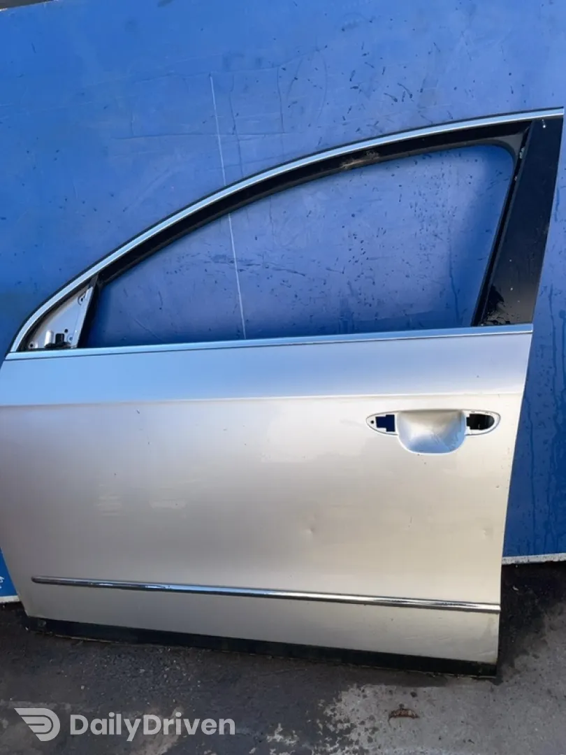 Ușă față - Parte montare: Stânga - Volkswagen Passat B6 [2005 - 2010] Sedan 4-doors 2.0 TDI MT (140 hp)