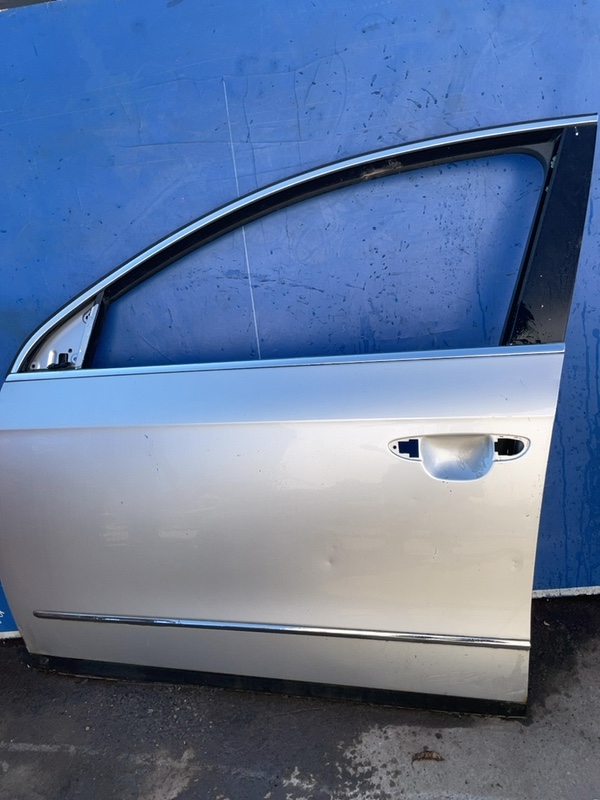 Ușă față - Parte montare: Stânga - Volkswagen Passat B6 [2005 - 2010] Sedan 4-doors 2.0 TDI MT (140 hp)