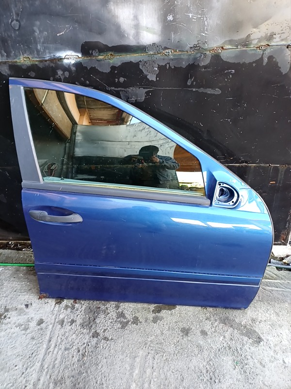 Ușă față - Culoare: Albastru, Parte montare: Dreapta  - Mercedes-Benz C-Class W203 [2000 - 2004] wagon 5-doors C 200 Kompressor AT (163 hp)