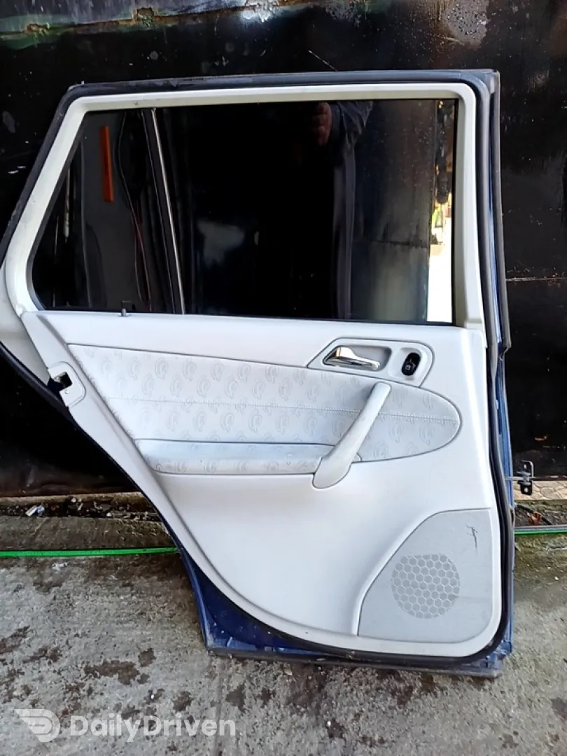 Ușă spate - Parte montare: Stânga, Varianta: Wagon - Mercedes-Benz C-Class W203 [2000 - 2004] wagon 5-doors C 200 Kompressor AT (163 hp)