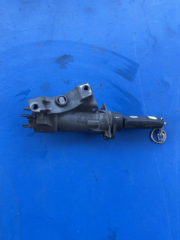 Contact cu cheie - Volkswagen Bora 1 generation [1998 - 2005] Sedan 1.9 TDI AT (90 hp)