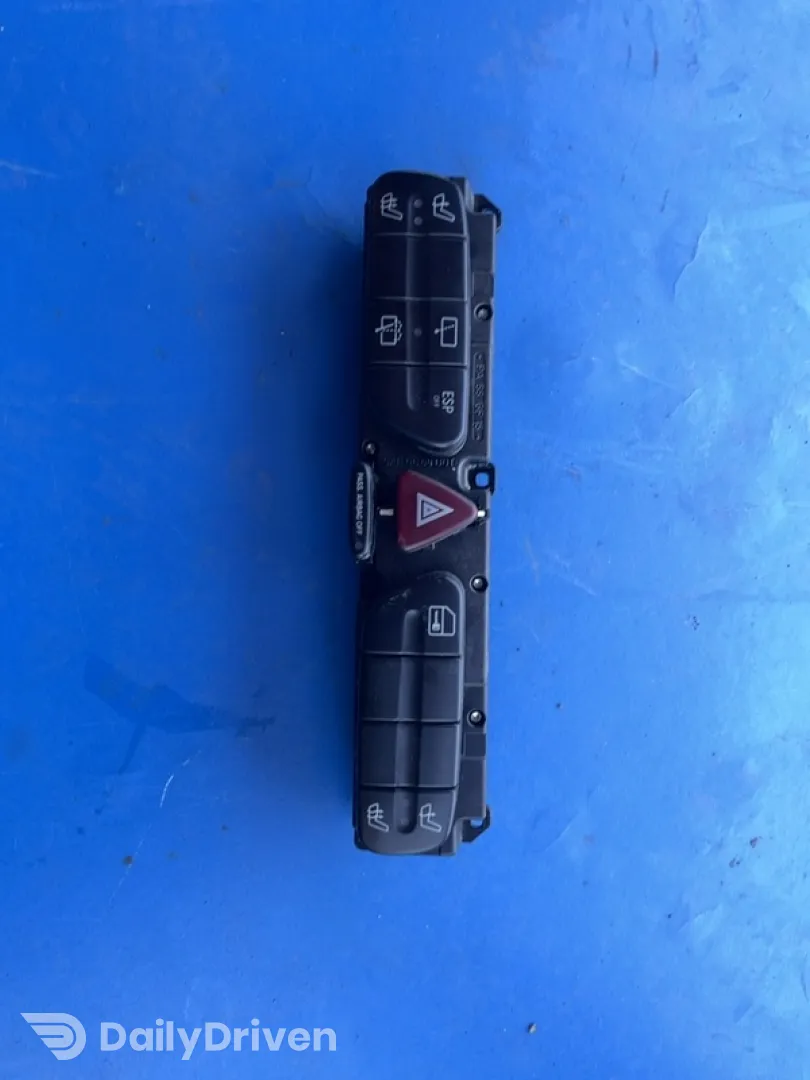 Buton încalzire scaun - Mercedes-Benz C-Class W203 [2000 - 2004] wagon 5-doors C 200 Kompressor AT (163 hp)